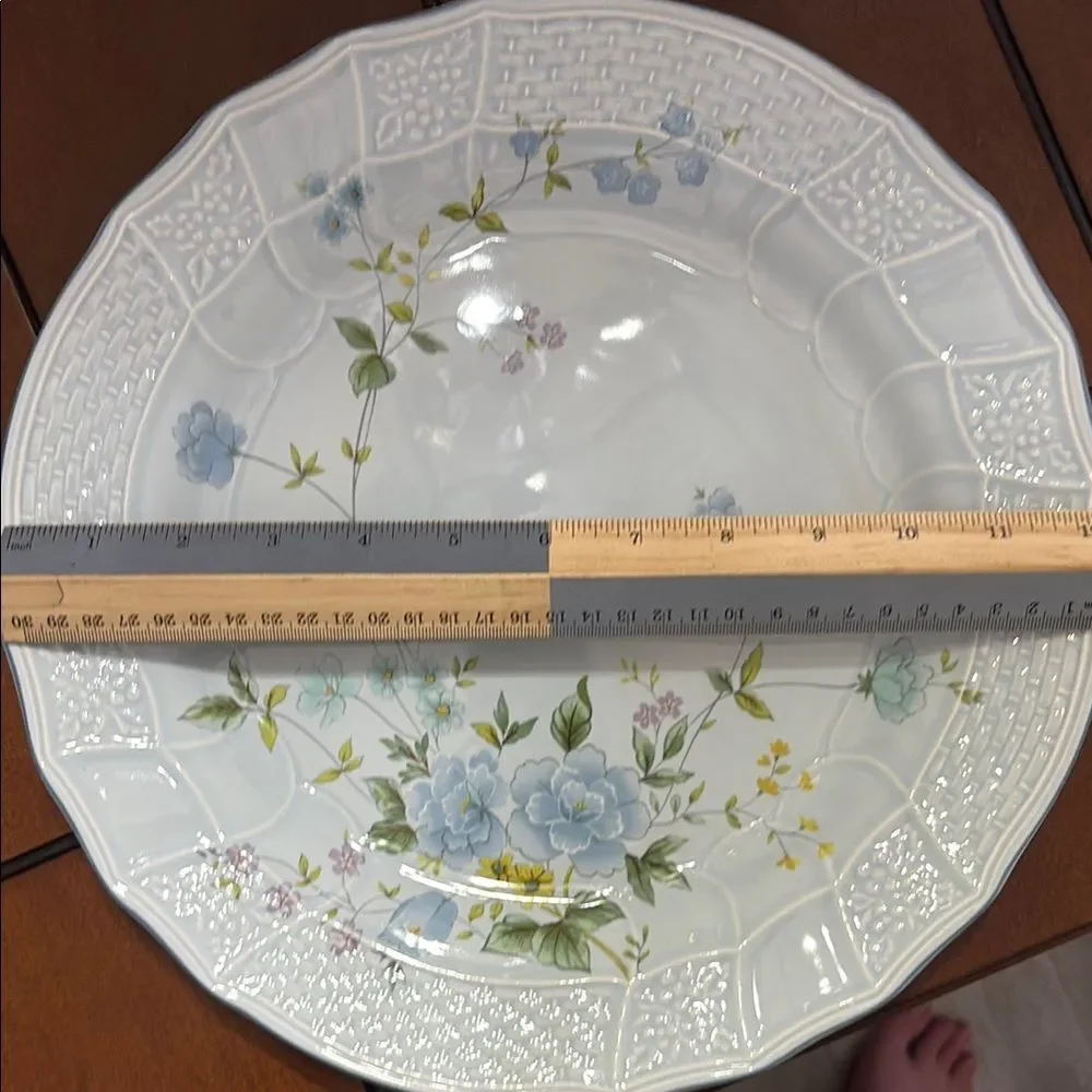VINTAGE MIKASA PRECIOUS BLUE MICHELLE 12 1/2